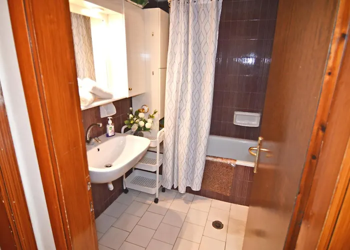 Tania's View 卡斯托里亚